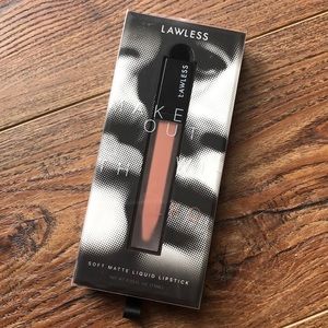 Lawless soft matte liquid lipstick in leo
